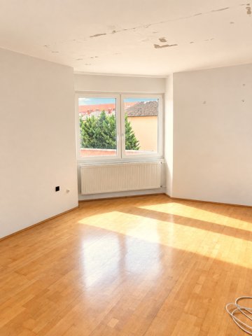 Eladó téglalakás, Győrött 72.8 M Ft, 4 szobás