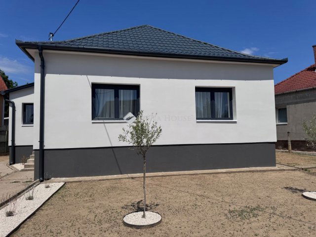 Eladó családi ház, Pécsett 97.9 M Ft, 3 szobás