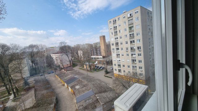 Eladó panellakás, Szegeden 64.5 M Ft, 2+1 szobás