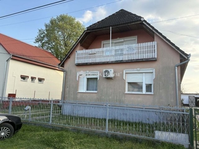 Eladó családi ház, Hernádon 79.9 M Ft, 6 szobás