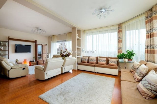 Eladó családi ház, Budapesten, III. kerületben 265 M Ft