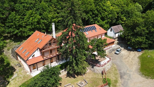 Eladó hotel, Noszvajon 199 M Ft, 20 szobás / költözzbe.hu
