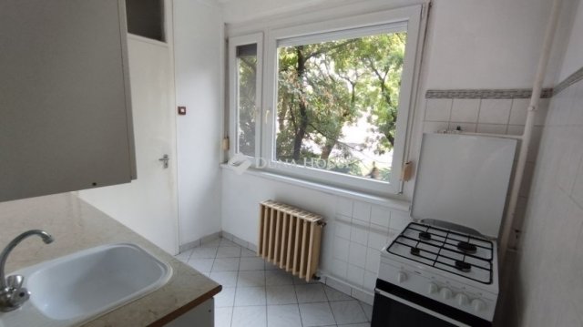 Eladó panellakás, Szegeden 53 M Ft, 2 szobás