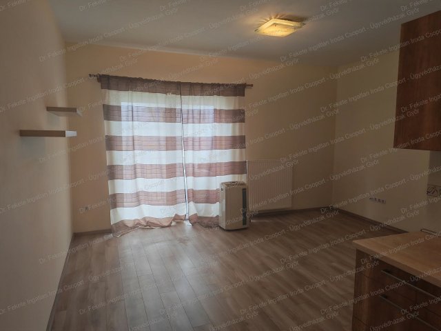 Kiadó téglalakás, albérlet, Győrött 170 E Ft / hó, 1+1 szobás