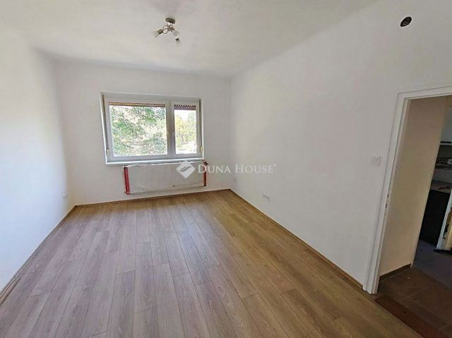 Kiadó téglalakás, albérlet, Oroszlányban 140 E Ft / hó
