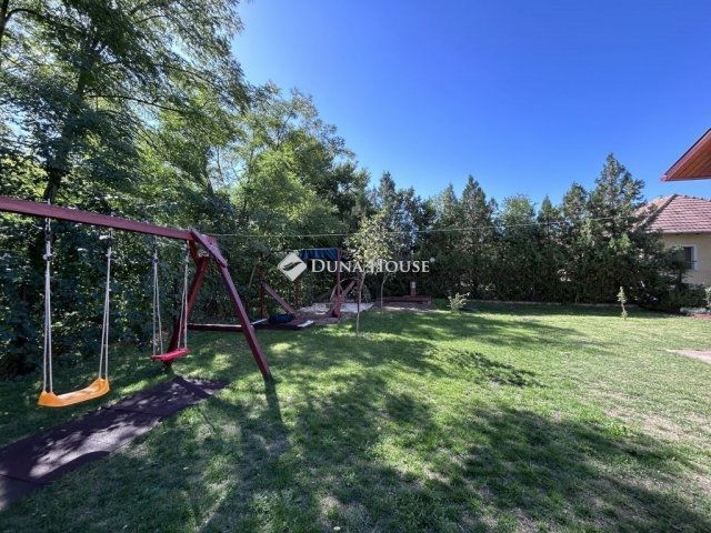 Eladó családi ház, Erdőkertesen 129.9 M Ft, 5 szobás