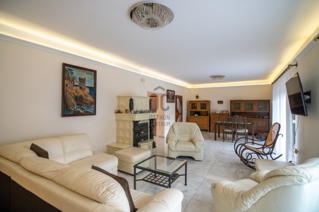 Eladó családi ház, Szentendrén 178 M Ft, 3 szobás