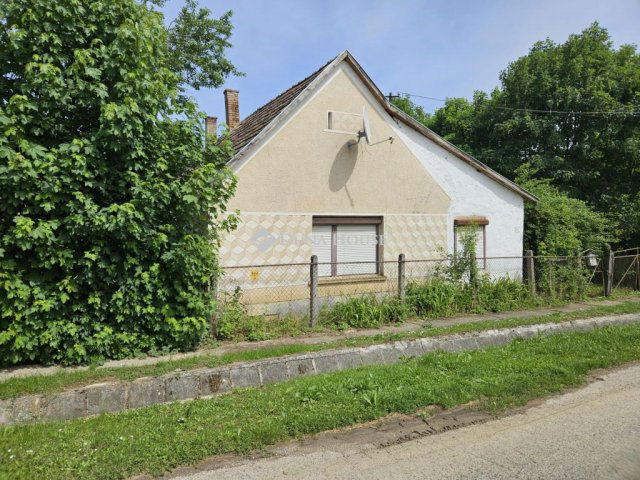 Eladó családi ház, Bedegkéren 4.8 M Ft, 3 szobás