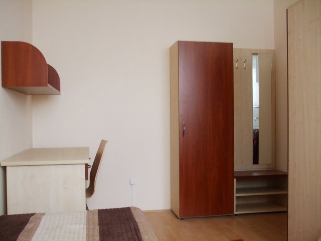 Kiadó téglalakás, albérlet, Pécsett 64 E Ft / hó, 1 szobás