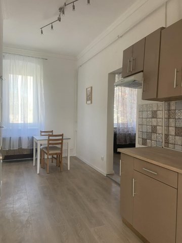 Eladó téglalakás, Szegeden 35.7 M Ft, 1 szobás