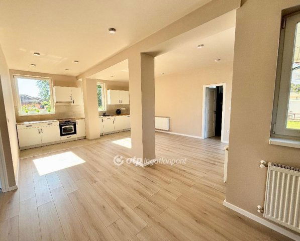 Eladó családi ház, Debrecenben 119.9 M Ft, 5 szobás