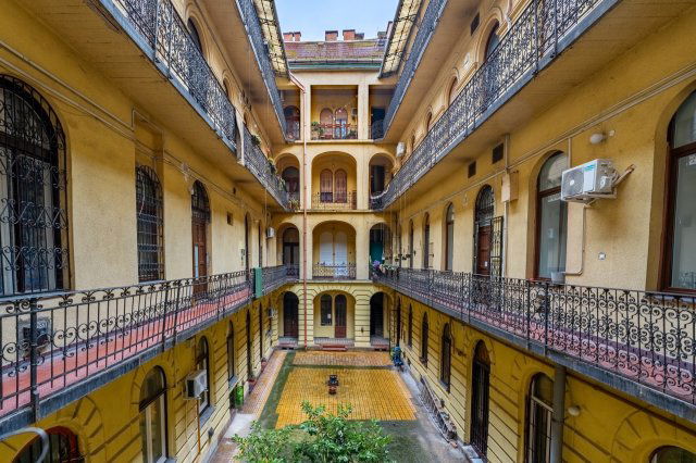 Eladó téglalakás, Budapesten, VII. kerületben 99.5 M Ft