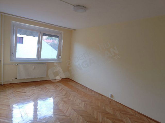 Kiadó panellakás, albérlet, III. kerületben, Raktár utcában