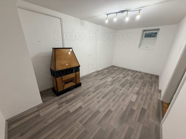Eladó téglalakás, Kaposváron 24.3 M Ft, 2 szobás