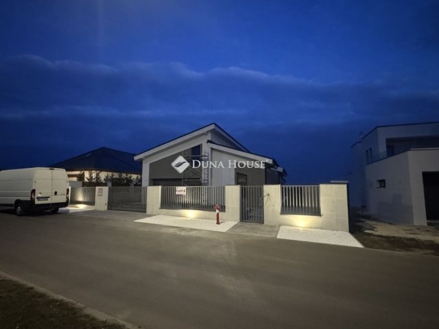 Eladó családi ház, Budapesten, XVII. kerületben 419 M Ft