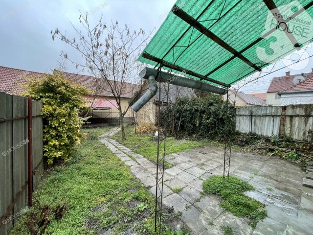 Eladó sorház, Kalocsán 22 M Ft, 3 szobás / költözzbe.hu