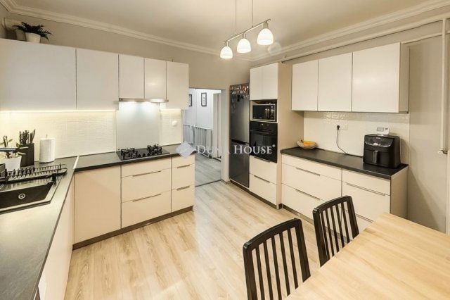 Eladó családi ház, Kecskeméten 69 M Ft, 7 szobás