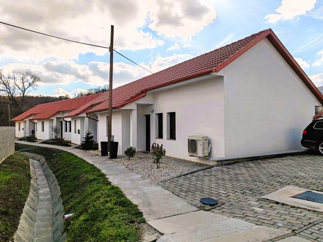 Eladó téglalakás, Mecseknádasdon 39.9 M Ft, 2 szobás