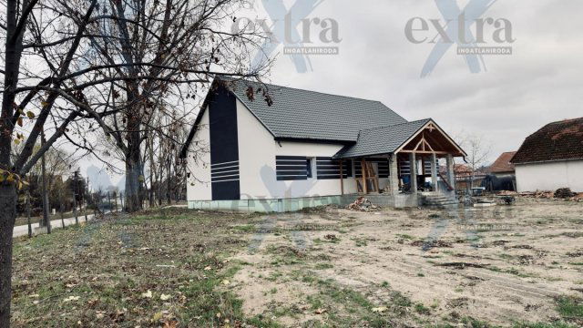 Eladó családi ház, Szatymazon 69.9 M Ft, 4 szobás