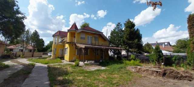 Eladó családi ház, Cegléden 85 M Ft, 7 szobás