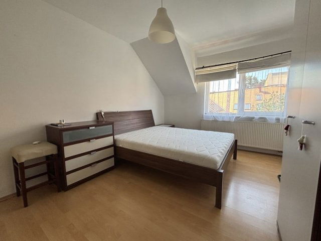 Kiadó téglalakás, albérlet, Pécsett, Ferencesek utcájában