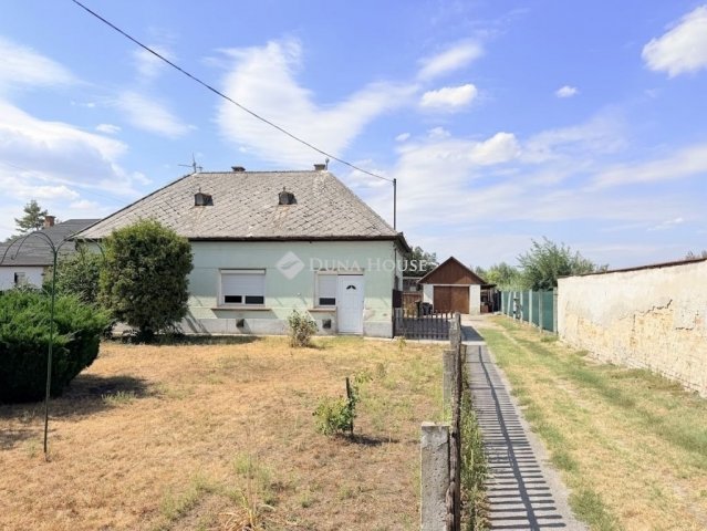 Eladó családi ház, Monoron 84.7 M Ft, 5 szobás