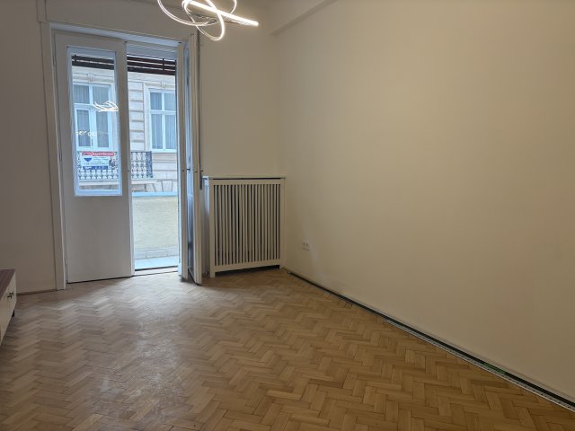 Kiadó téglalakás, albérlet, V. kerületben, Molnár utcában