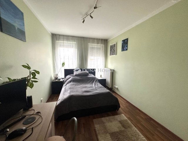 Eladó téglalakás, Budapesten, VIII. kerületben 69 M Ft, 2 szobás