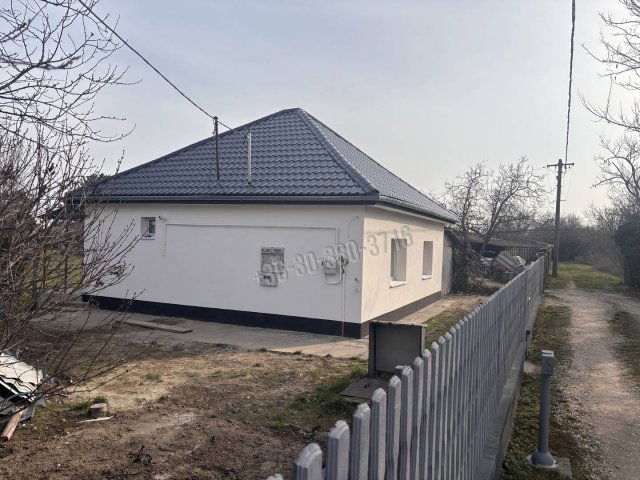 Eladó családi ház, Ercsiben 49.9 M Ft, 2 szobás