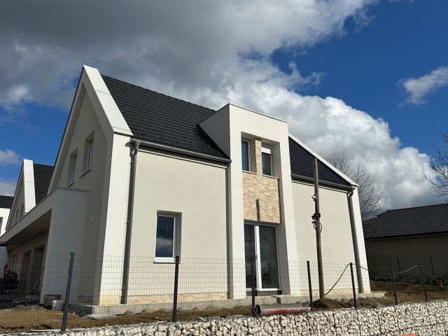 Eladó ikerház, Gödöllőn, Knézich Károly utcában 136.9 M Ft