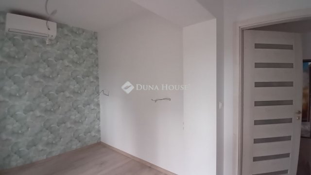 Eladó nyaraló, Siófokon 90.412 M Ft, 3 szobás