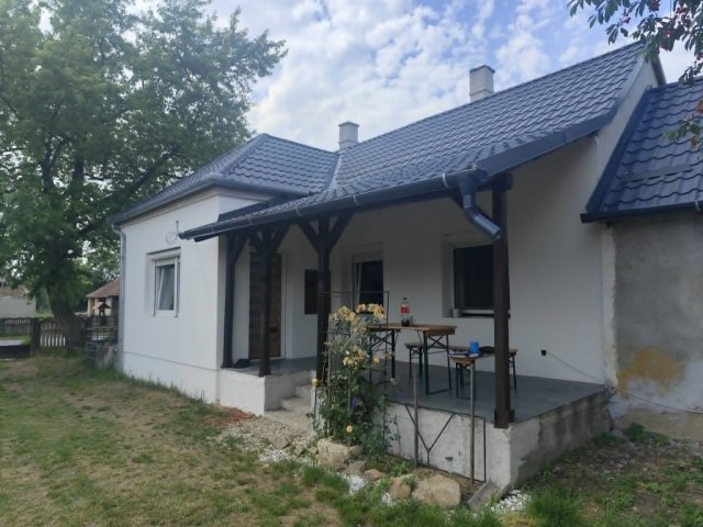 Eladó családi ház, Zalaszentgróton 35.5 M Ft, 2 szobás