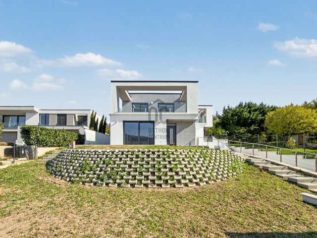 Eladó ikerház, Budapesten, III. kerületben 279.9 M Ft, 4 szobás