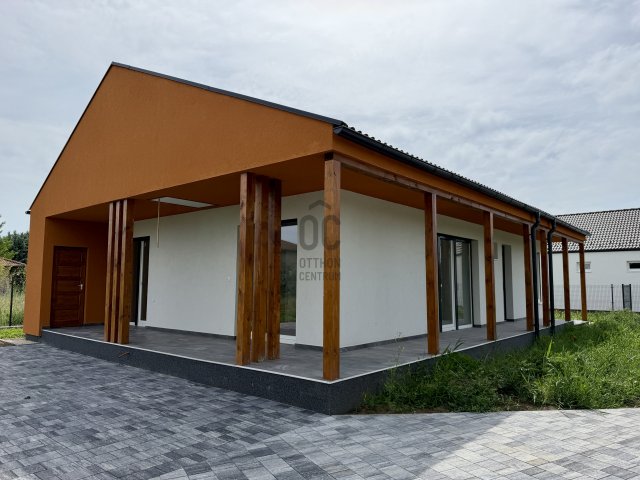 Eladó családi ház, Siófokon 120 M Ft, 4 szobás
