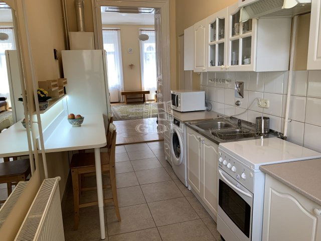 Eladó téglalakás, Budapesten, VII. kerületben 75 M Ft, 2 szobás