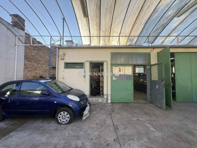 Eladó ipari ingatlan, Budapesten, XVIII. kerületben 69.9 M Ft