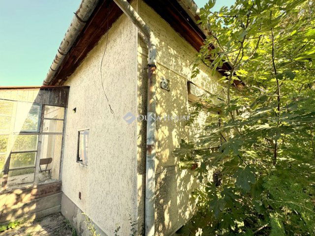 Eladó családi ház, Békésen 9 M Ft, 2 szobás
