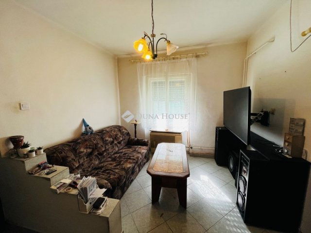 Eladó családi ház, Tápiószelén 24 M Ft, 3 szobás