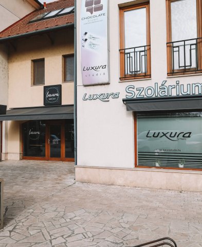 Eladó üzlethelyiség, Tatán 89.9 M Ft, 3 szobás