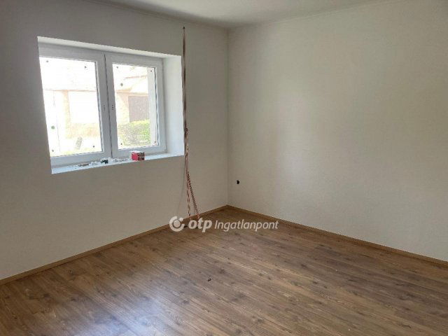 Eladó családi ház, Cegléden 36.9 M Ft, 3 szobás
