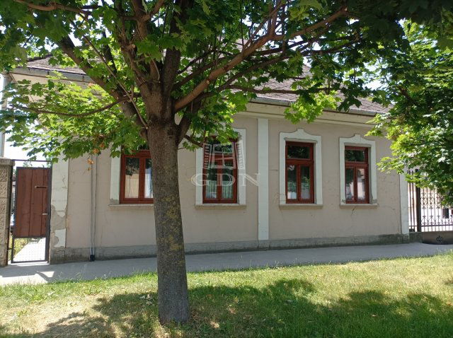 Eladó családi ház, Biatorbágyon 230 M Ft, 3 szobás