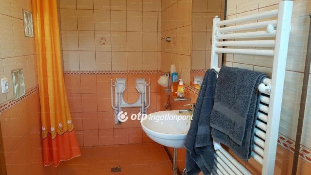 Eladó nyaraló, Mezőkövesden 28 M Ft, 2 szobás