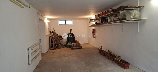 Eladó családi ház, Kecskeméten 89.9 M Ft, 4 szobás