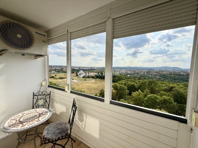 Eladó panellakás, Veszprémben 59.5 M Ft, 3 szobás