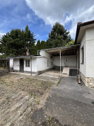 Eladó családi ház, Pécsett 42 M Ft, 4 szobás
