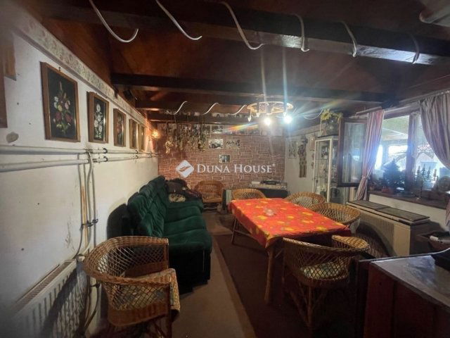 Eladó családi ház, Turán 62.5 M Ft, 6 szobás