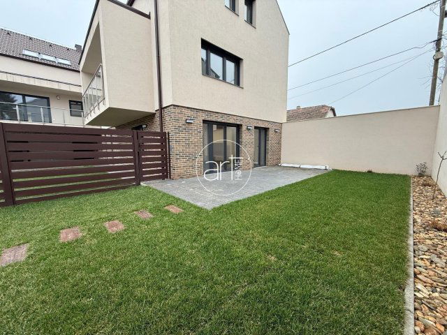 Kiadó téglalakás, albérlet, Szegeden 320 E Ft / hó, 3 szobás