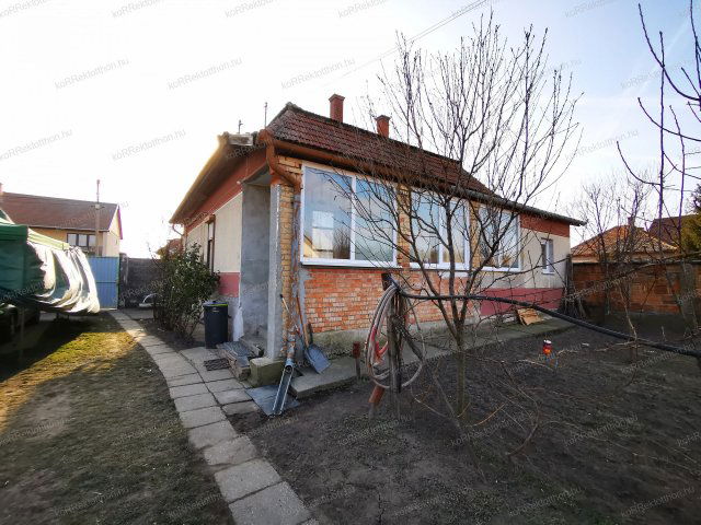 Eladó családi ház, Jászfelsőszentgyörgyön, Fő úton 18.9 M Ft
