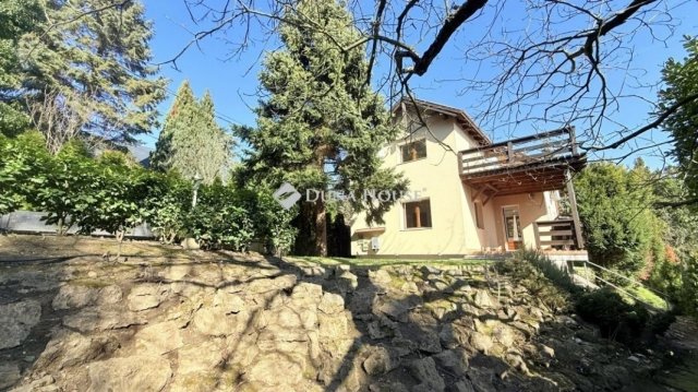 Eladó családi ház, Szentendrén 169.5 M Ft, 4 szobás