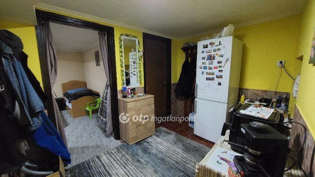 Eladó családi ház, Kisújszálláson 15 M Ft, 2 szobás